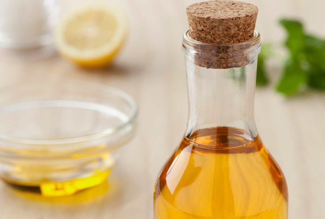 Benefits of Tea Tree Oil and Zinc for Skin in summer